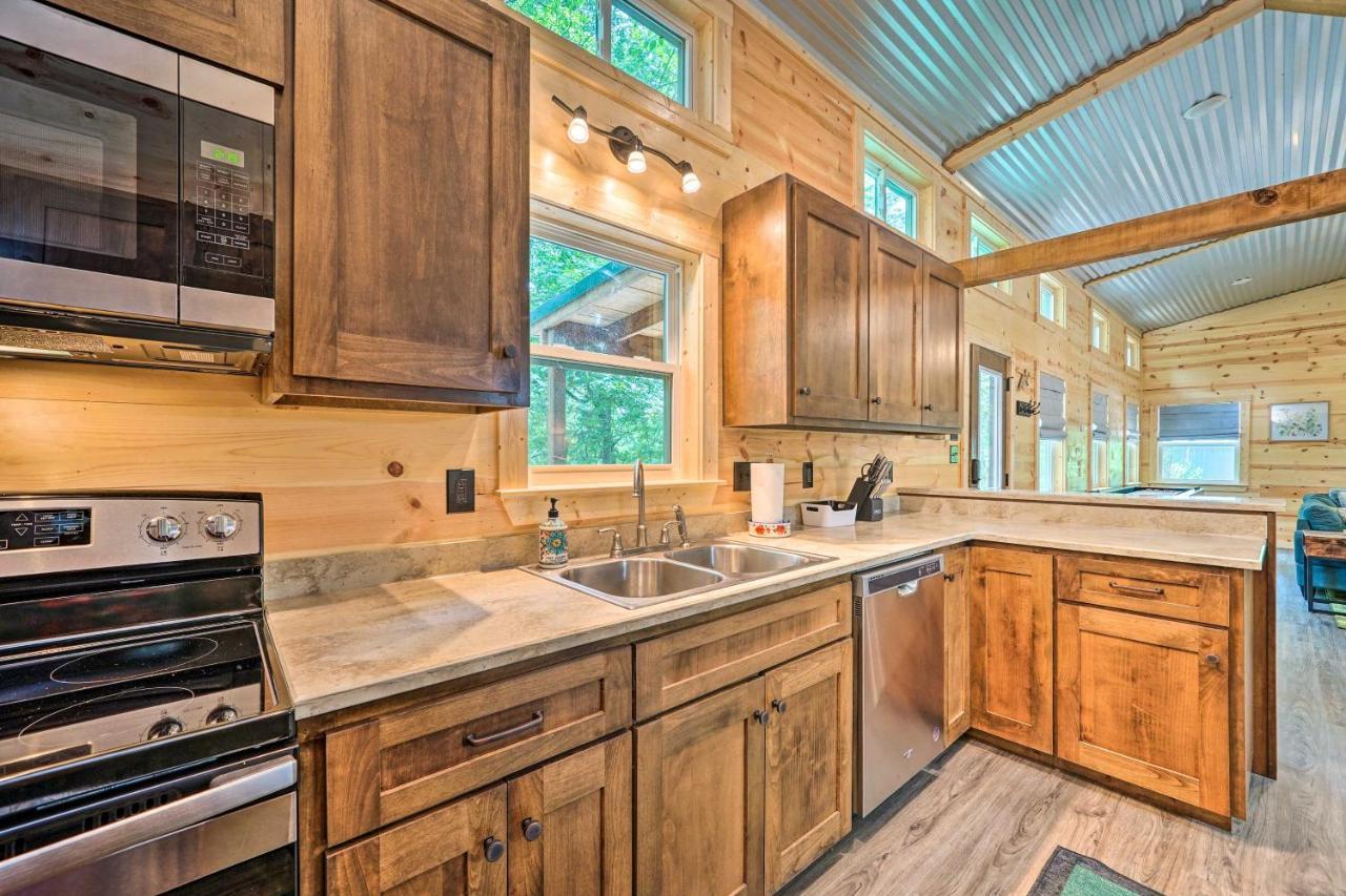 ברוקן בו Stylish Cabin By Beavers Bend Hot Tub And Fire Pit מראה חיצוני תמונה