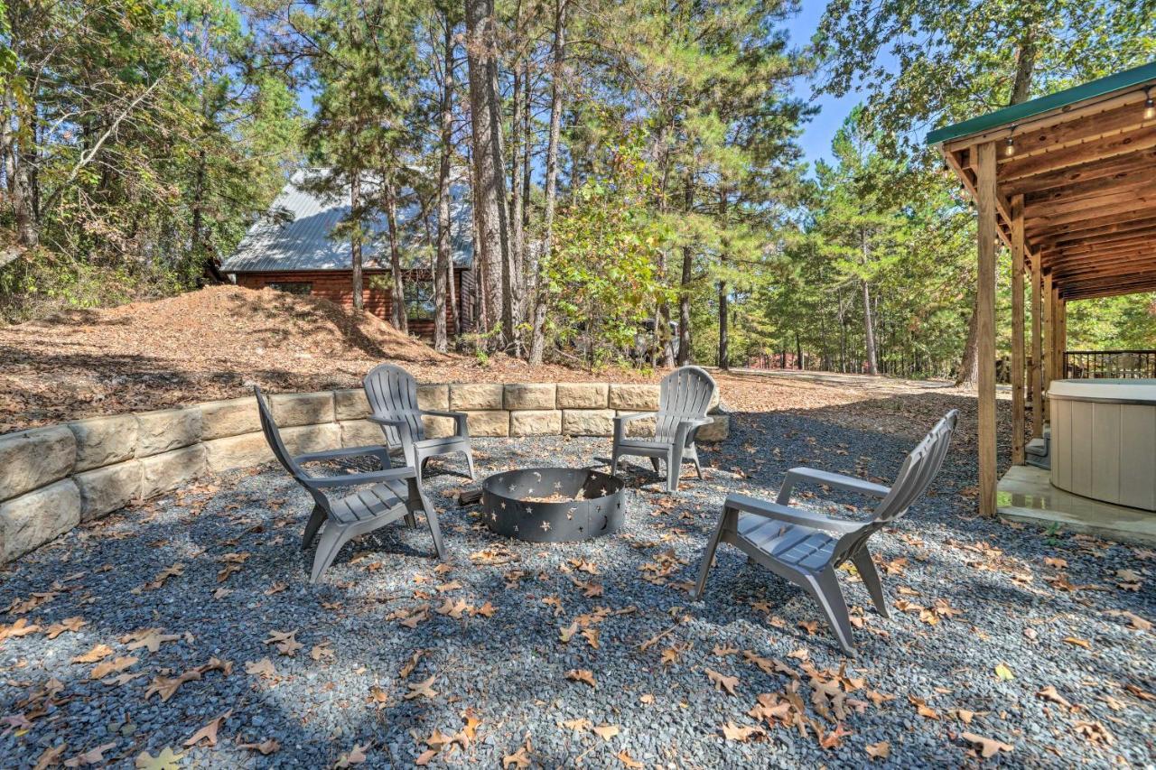 ברוקן בו Stylish Cabin By Beavers Bend Hot Tub And Fire Pit מראה חיצוני תמונה