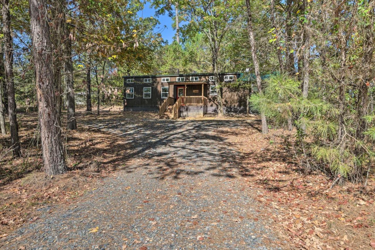 ברוקן בו Stylish Cabin By Beavers Bend Hot Tub And Fire Pit מראה חיצוני תמונה